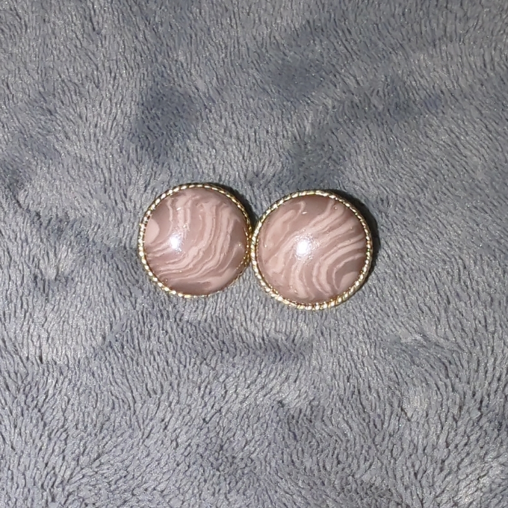 Elegant Gold and Brown Stud Earrings
